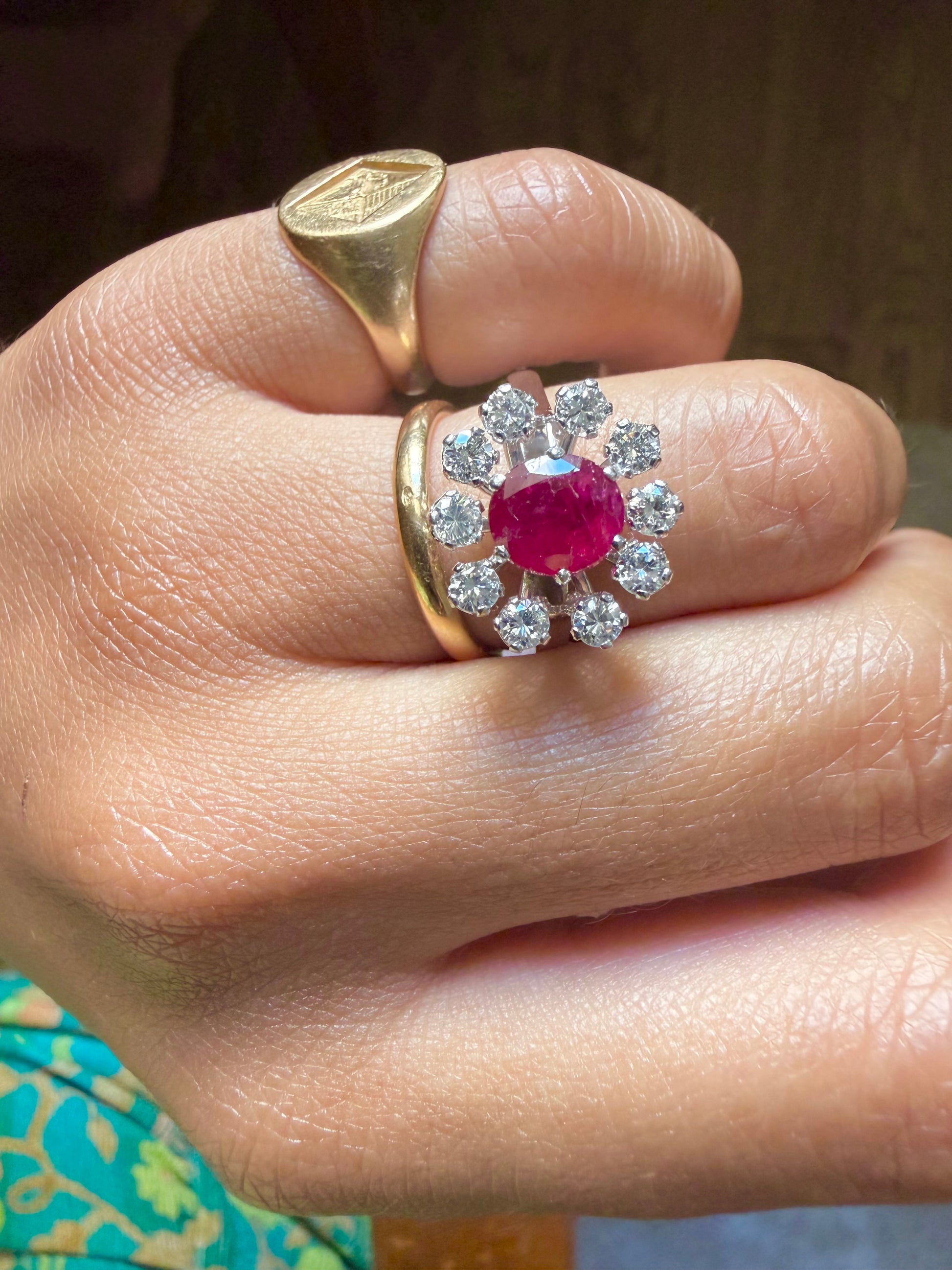 "Albane" Bague en or blanc, rubis et diamants