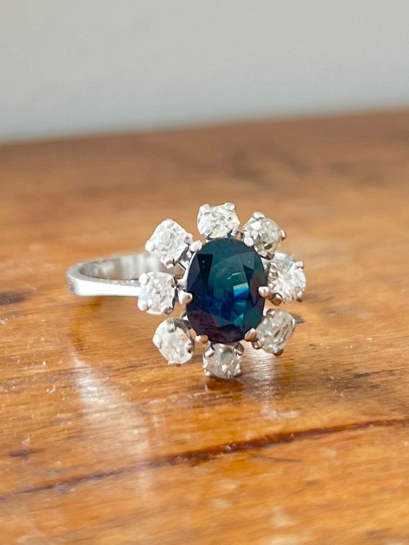 « Joséphine » Bague Marguerite or blanc, saphir et diamants