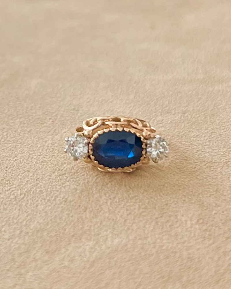 "Eugénie" Bague Tank en or rose, saphir et diamants