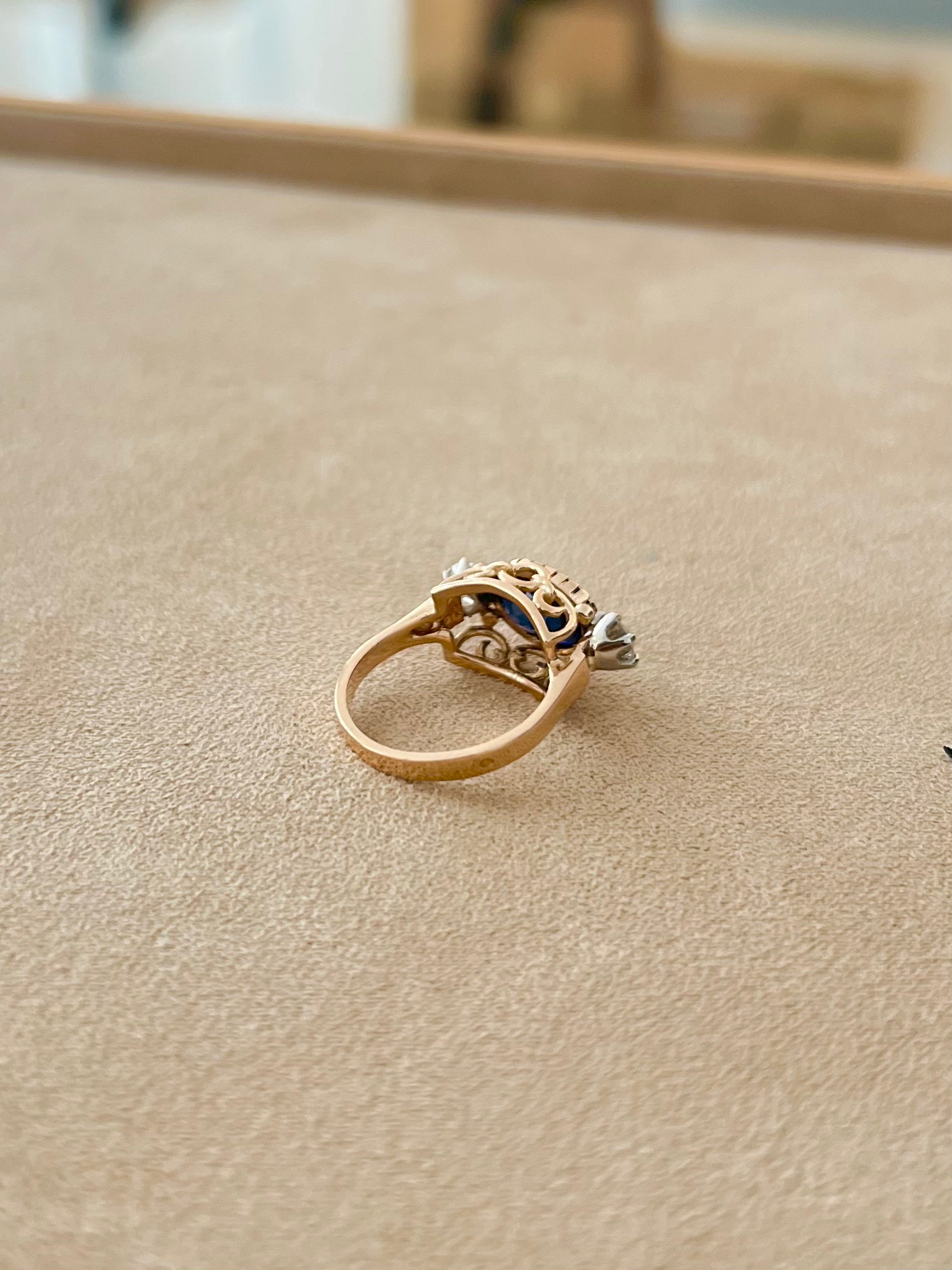 "Eugénie" Bague Tank en or rose, saphir et diamants