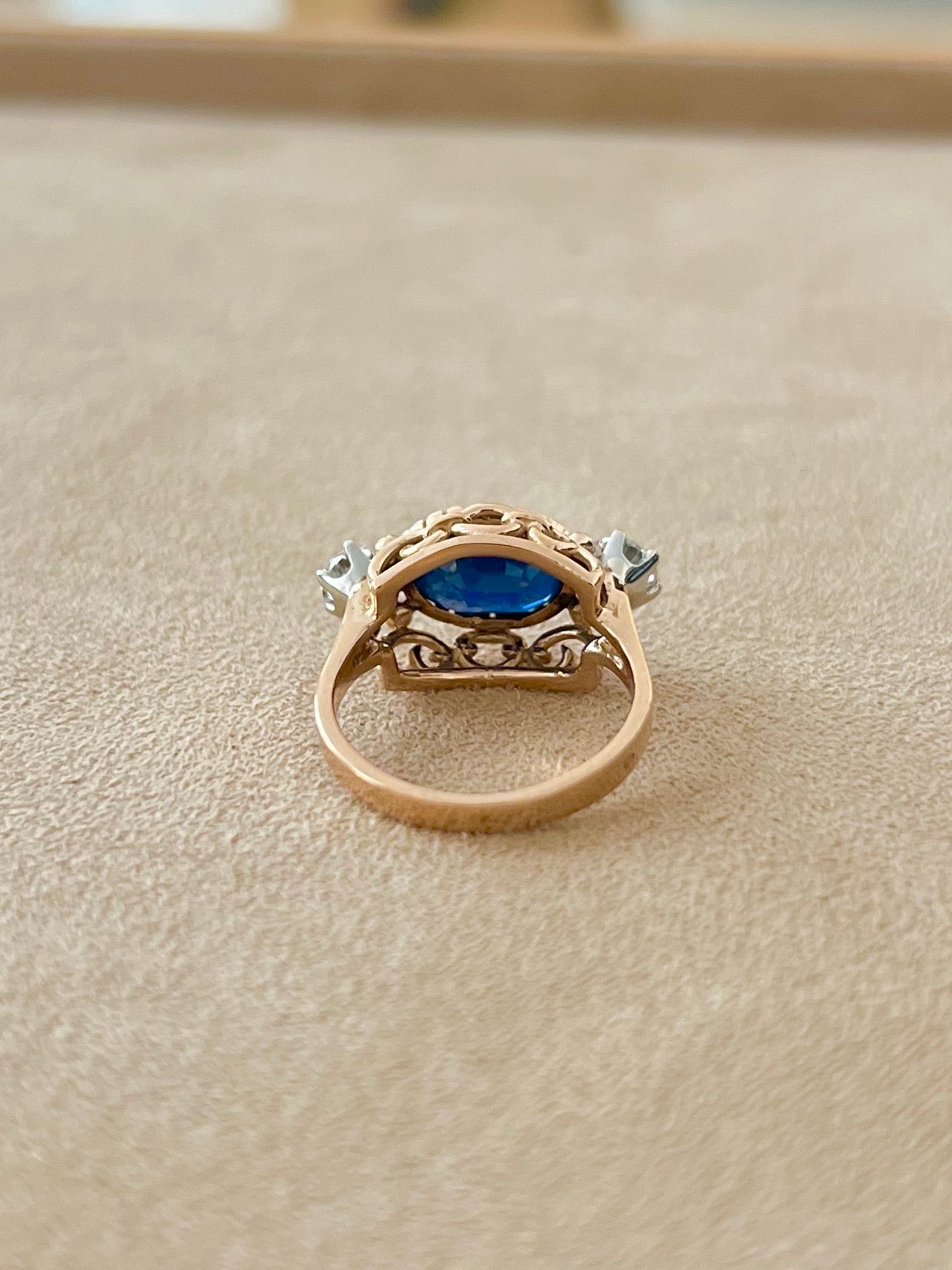"Eugénie" Bague Tank en or rose, saphir et diamants