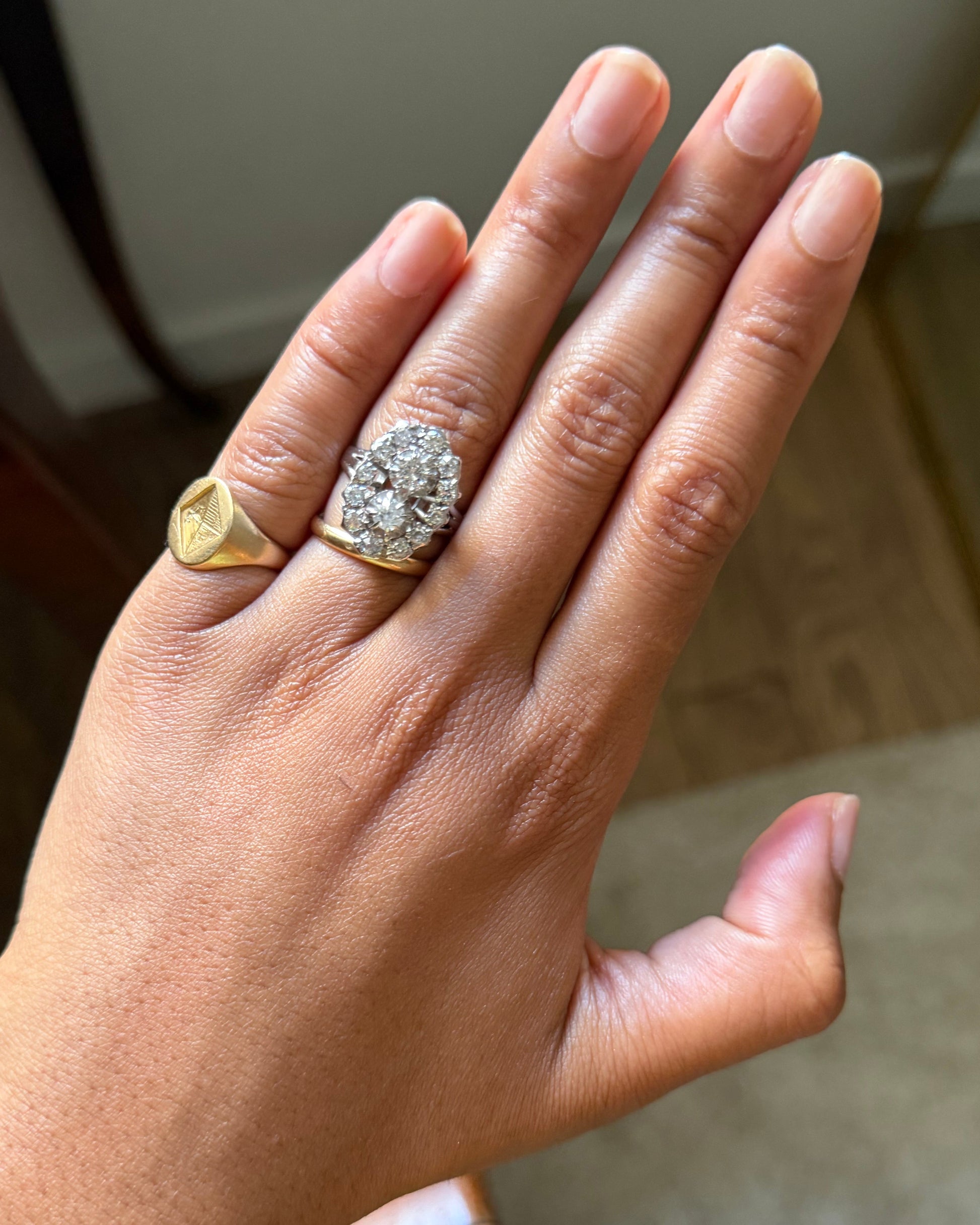 "Romane" Bague Navette en or blanc et diamants