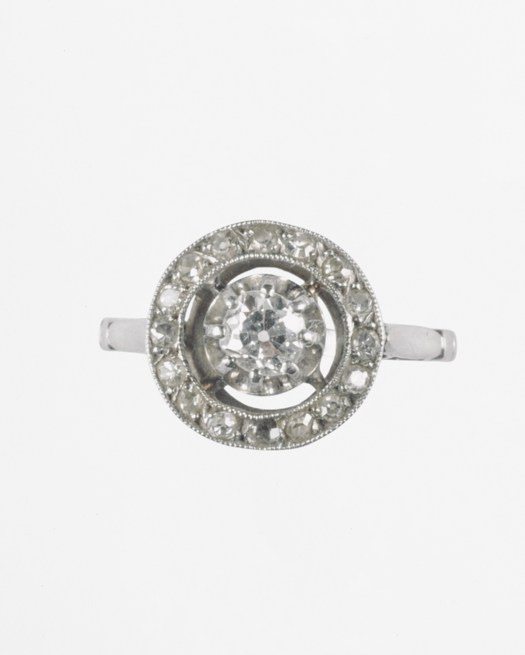 «Marion» Bague Art déco en platine et diamants