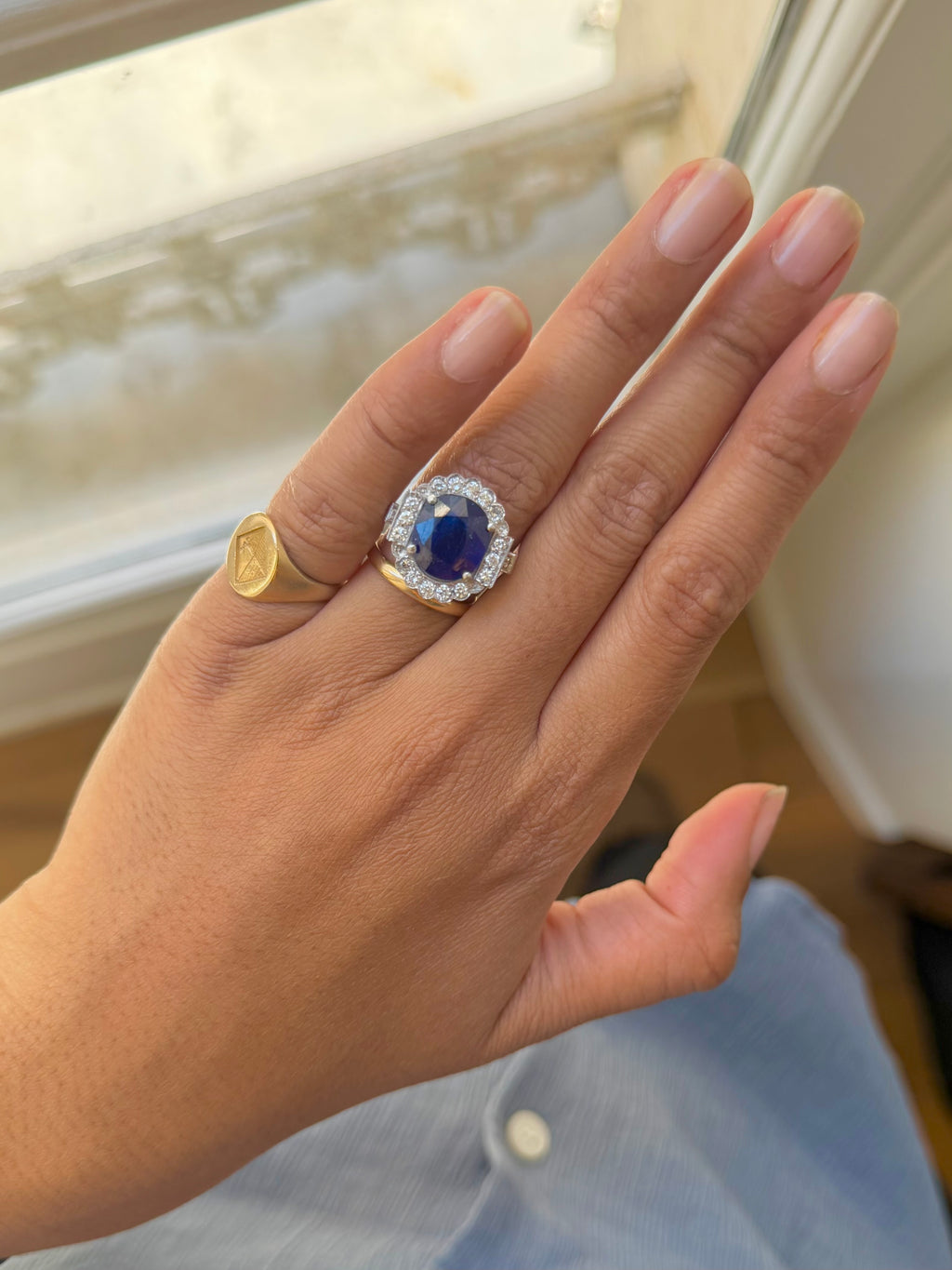 « Sophie » Bague Pompadour en or blanc saphir et diamants