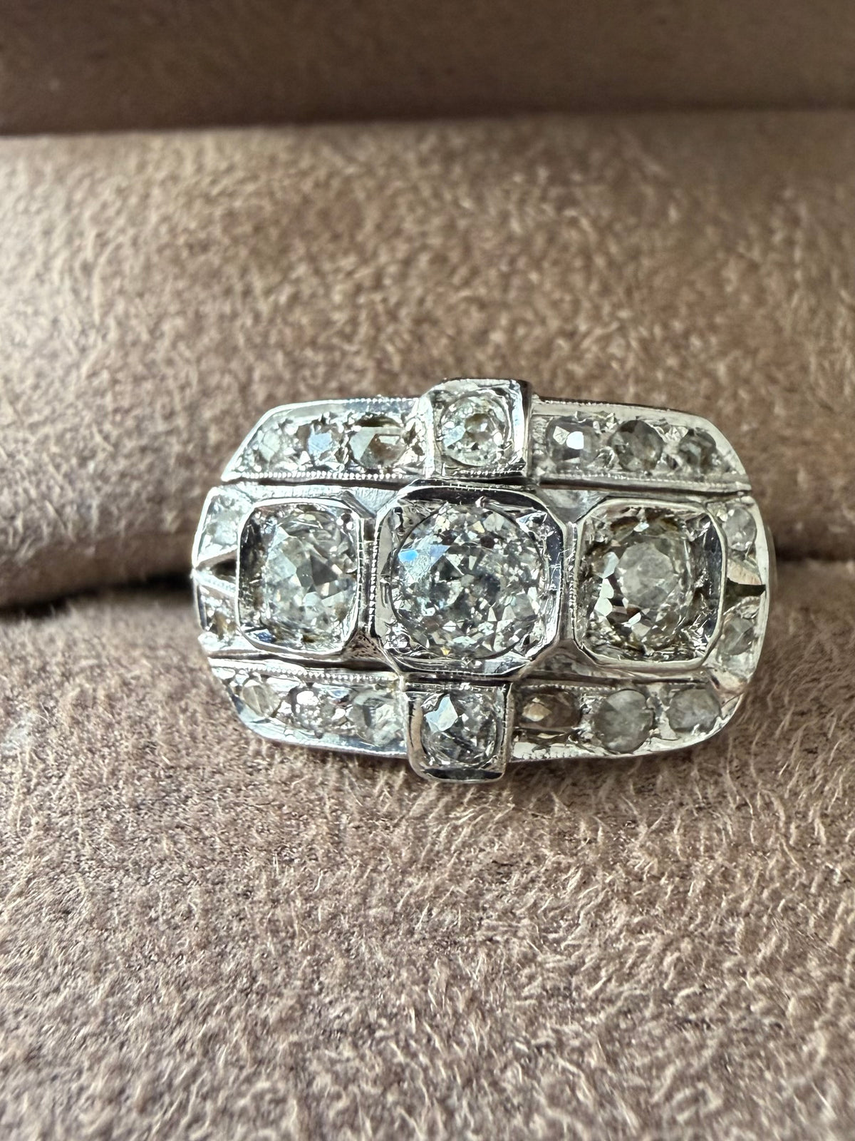 « Adèle » Bague Bandeau Art déco en or blanc et diamants