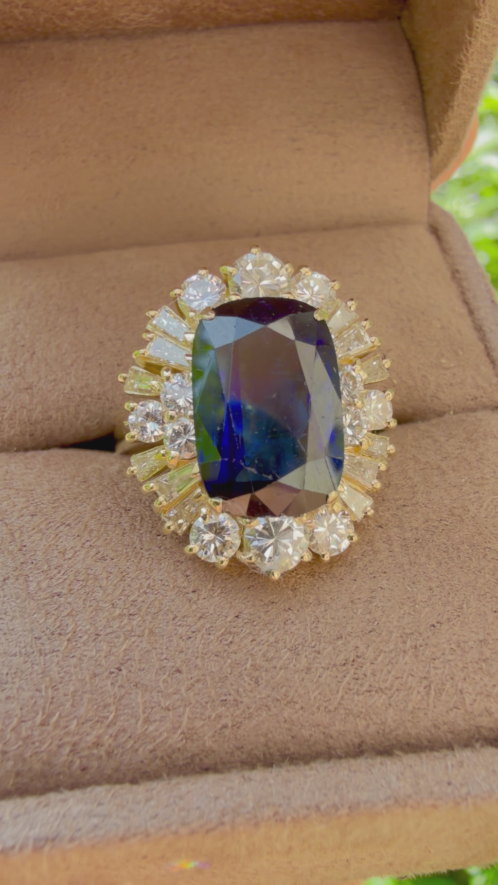 "Adèle" Bague Pompadour en or jaune, saphir et diamants