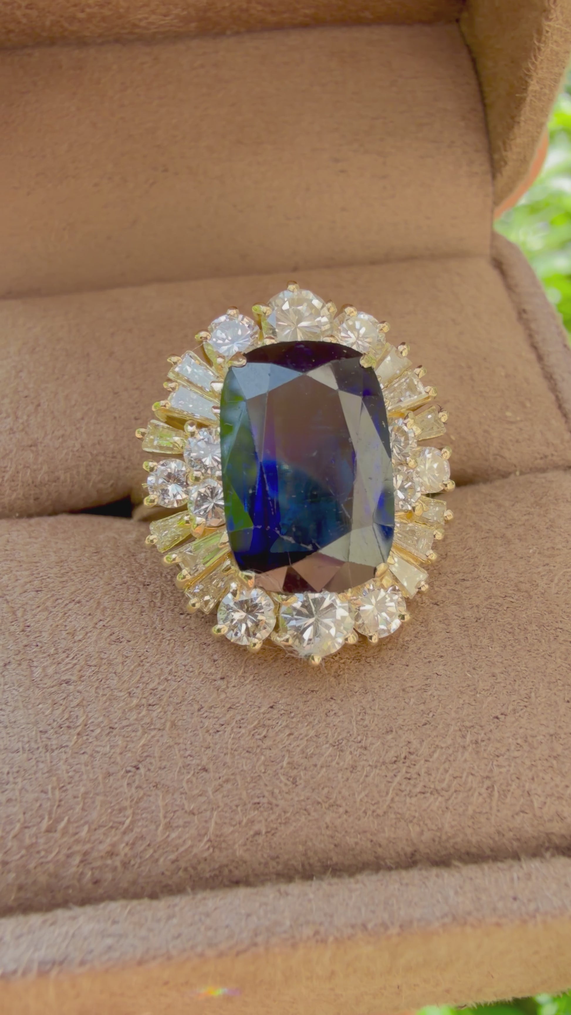 "Adèle" Bague Pompadour en or jaune, saphir et diamants