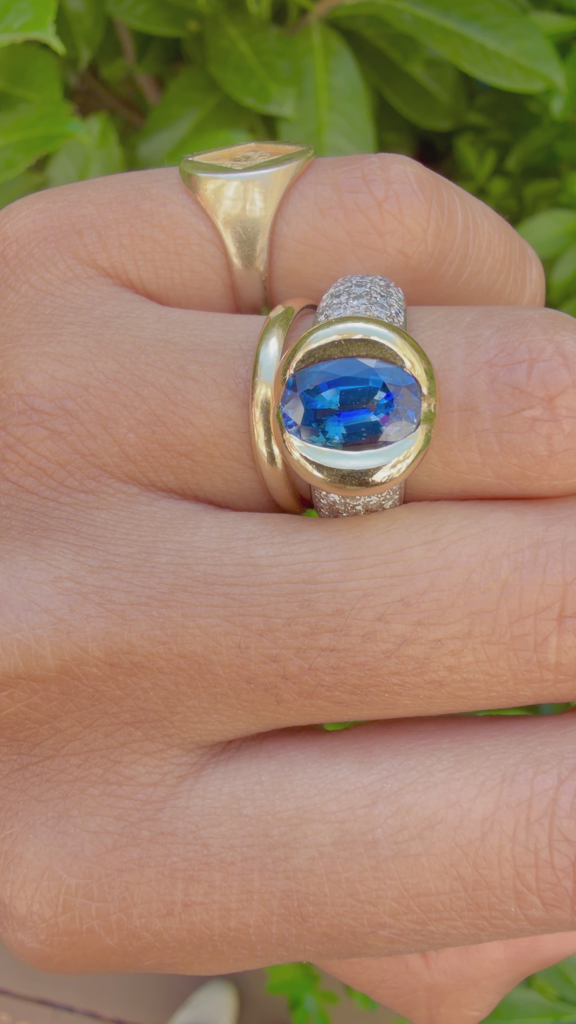 "Léonie" Bague Jonc en or jaune, or blanc saphir et diamants