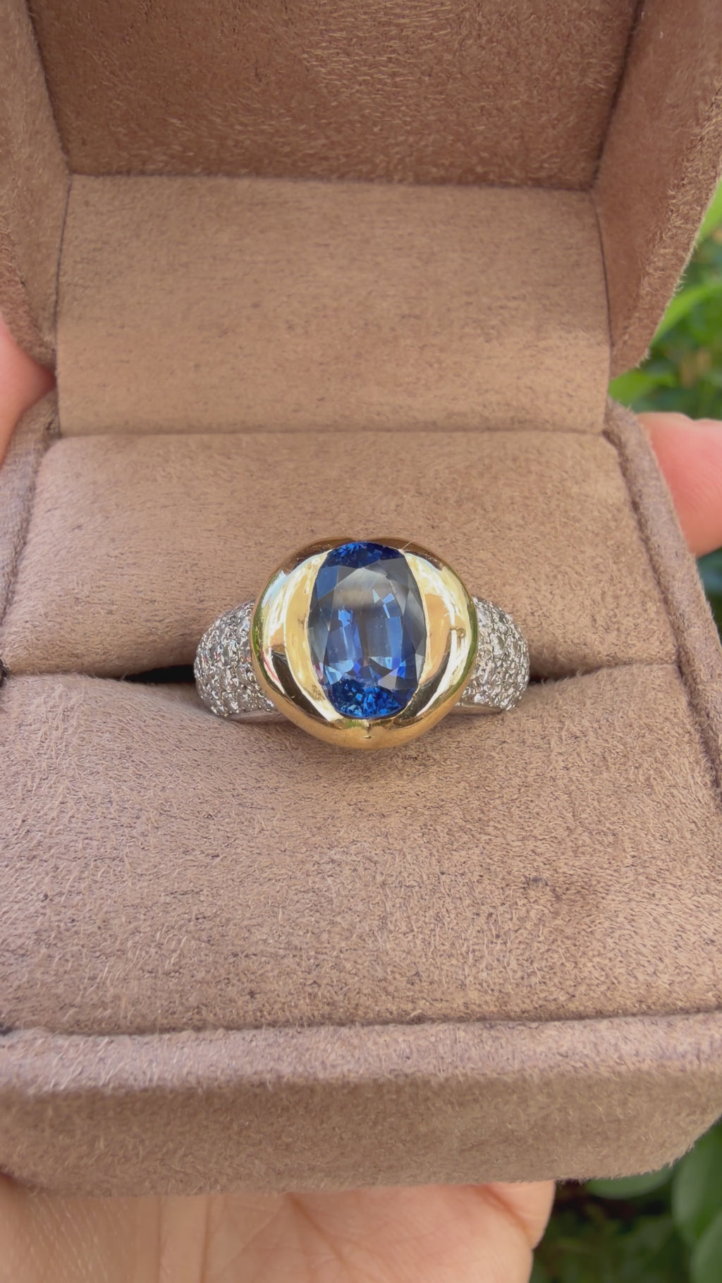 "Léonie" Bague Jonc en or jaune, or blanc saphir et diamants