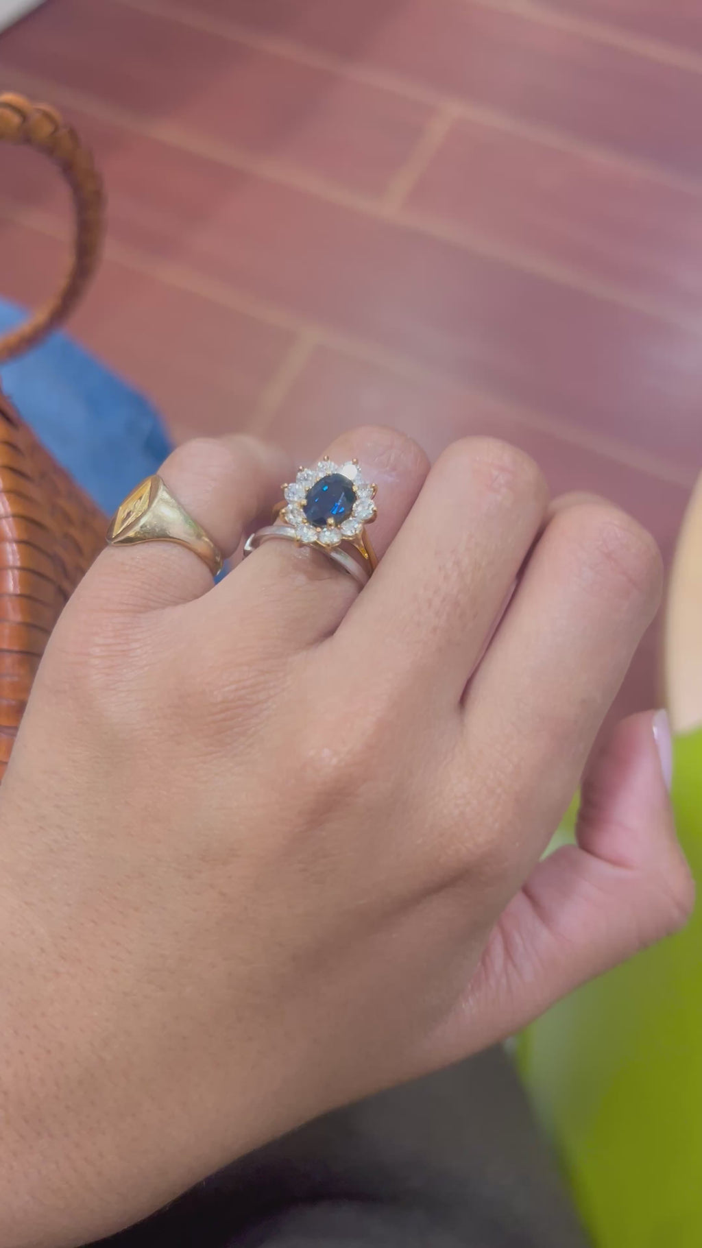 « Valentine» Bague Marguerite en or jaune, saphir et diamants