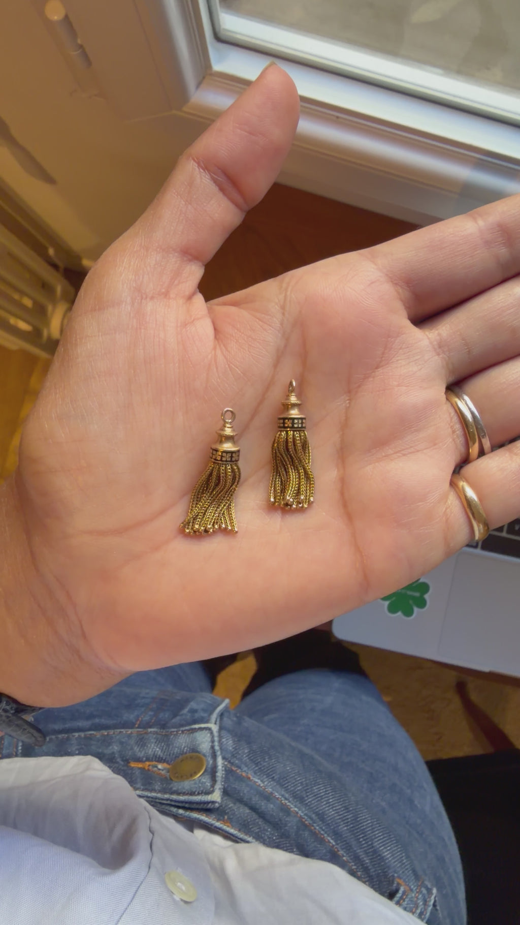 Pendentif Pompon en or jaune et émail