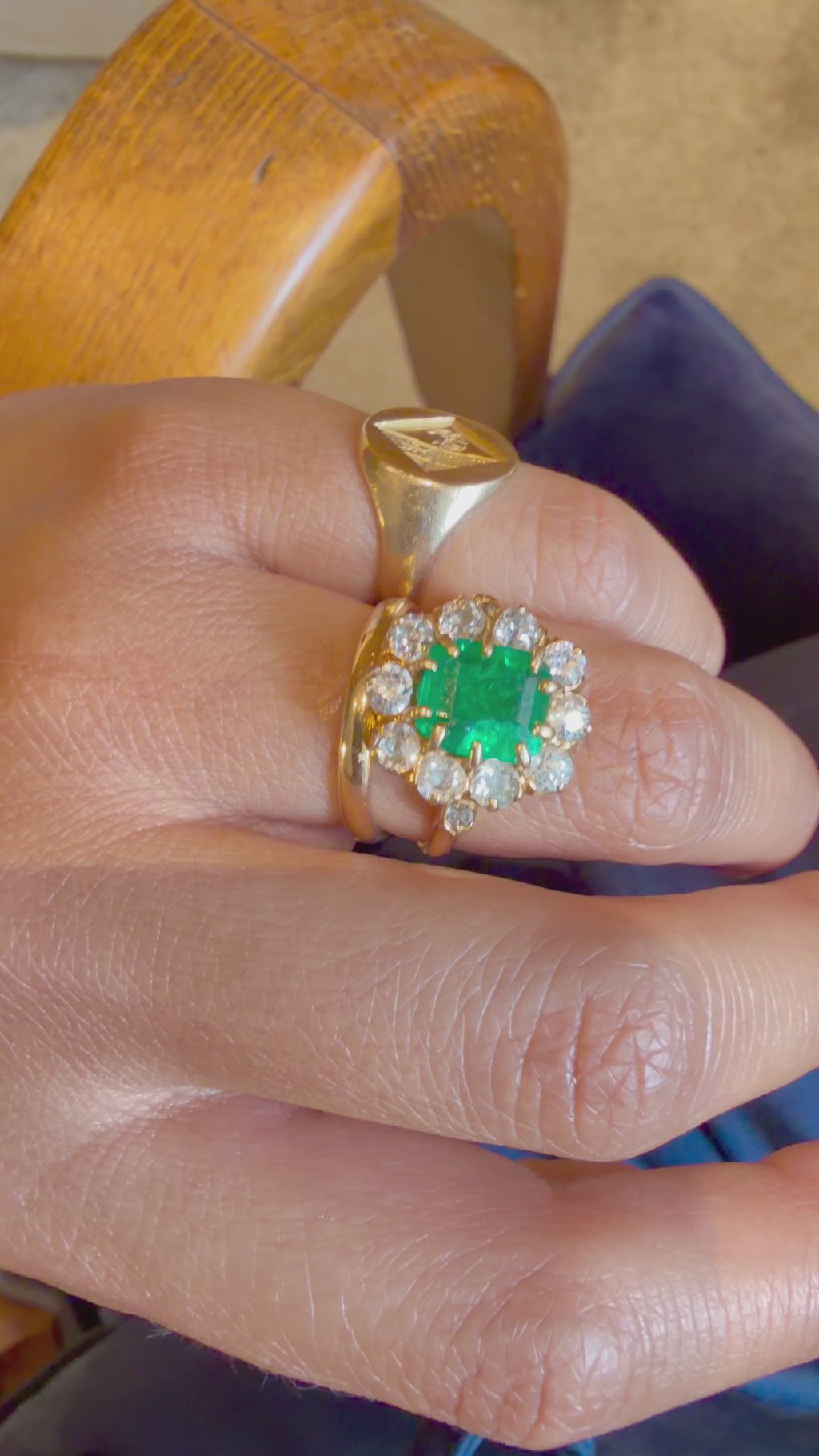 "Alienor" Bague Pompadour en or jaune, émeraude et diamants