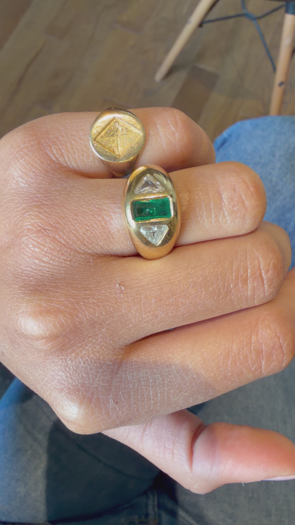 "Adèle" Bague Jonc en or jaune, émeraude et diamants