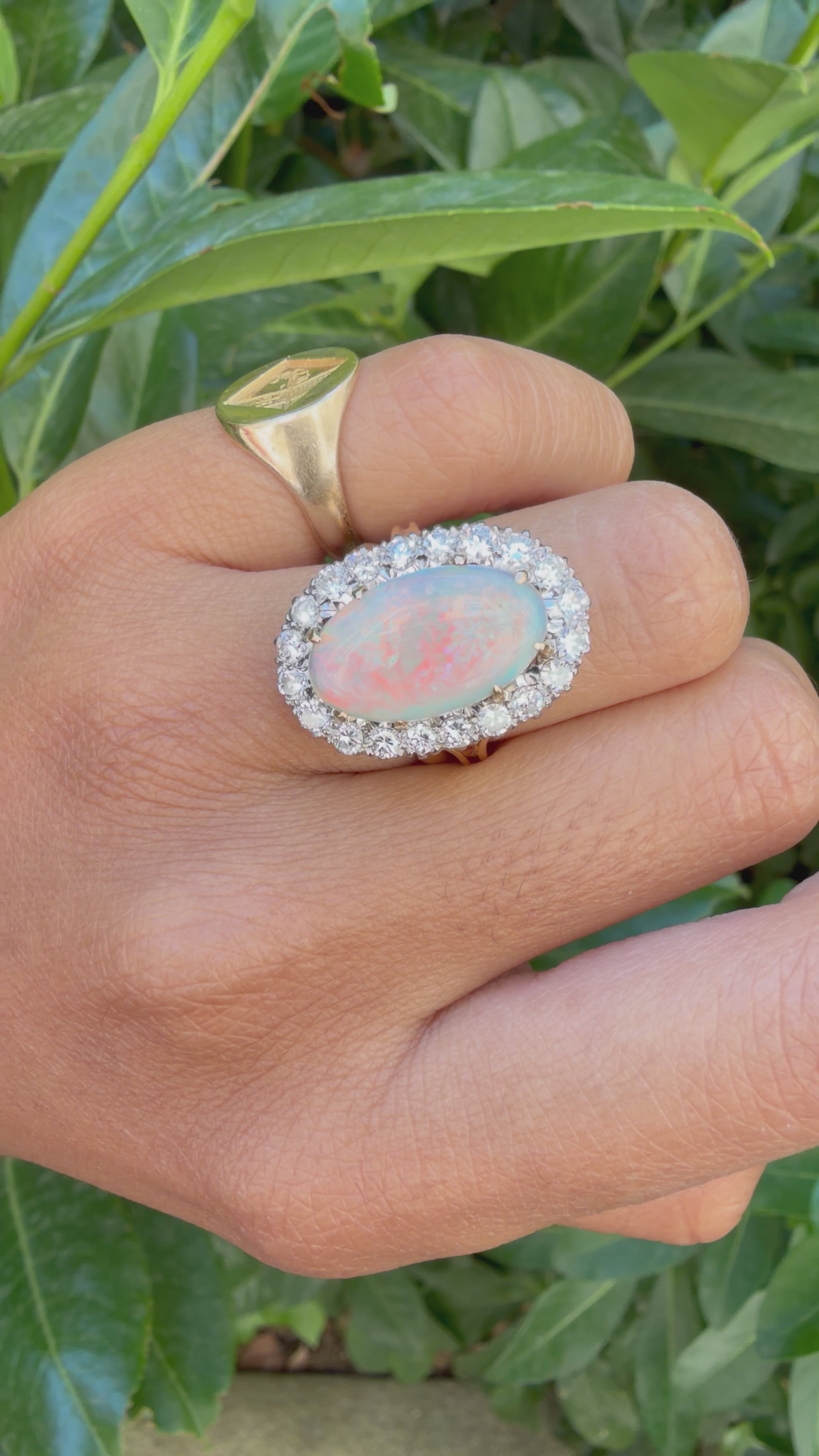 "Arielle" Bague Pompadour en or jaune, opale et diamants