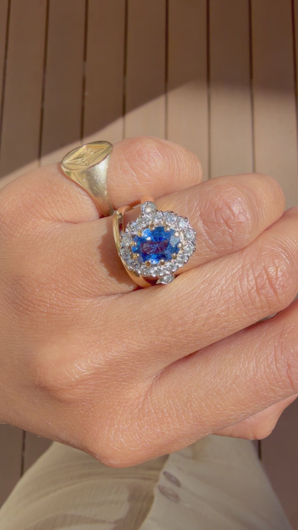 "Romane" Bague Pompadour en or jaune, saphir et diamants