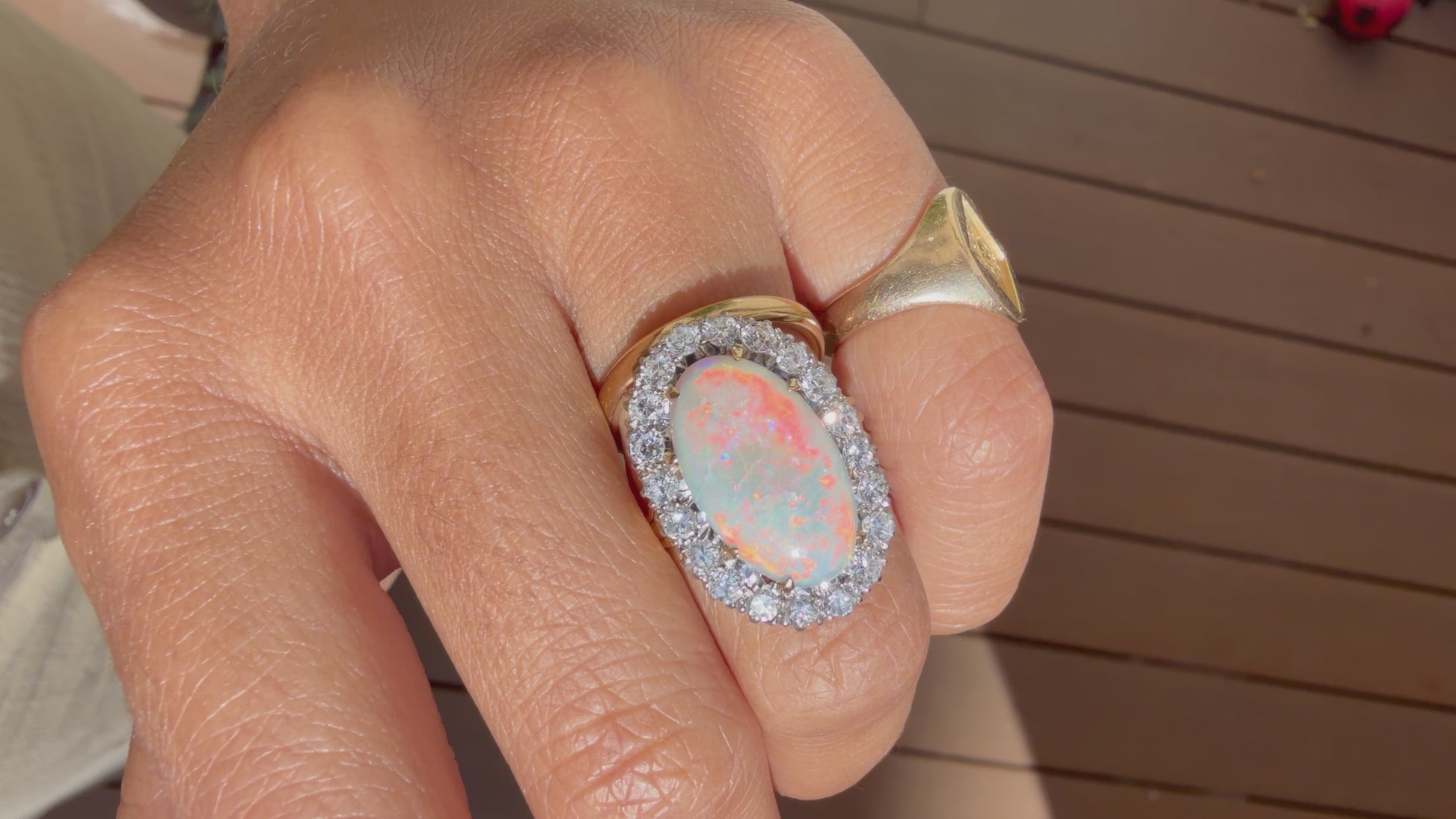 "Arielle" Bague Pompadour en or jaune, opale et diamants