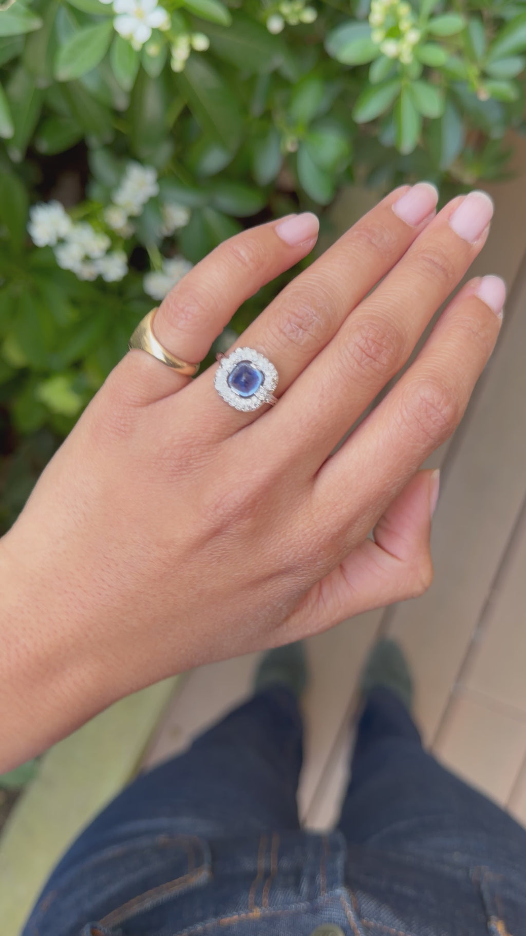 "Blanche" Bague Art déco en platine, saphir et diamants